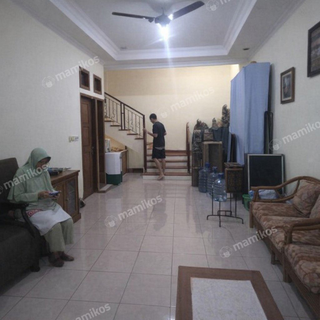Rumah Sertifikat SHM 3 Kamar Tidur 3 Kamar Mandi Pulo Gadung Jakarta Timur - Photo 3