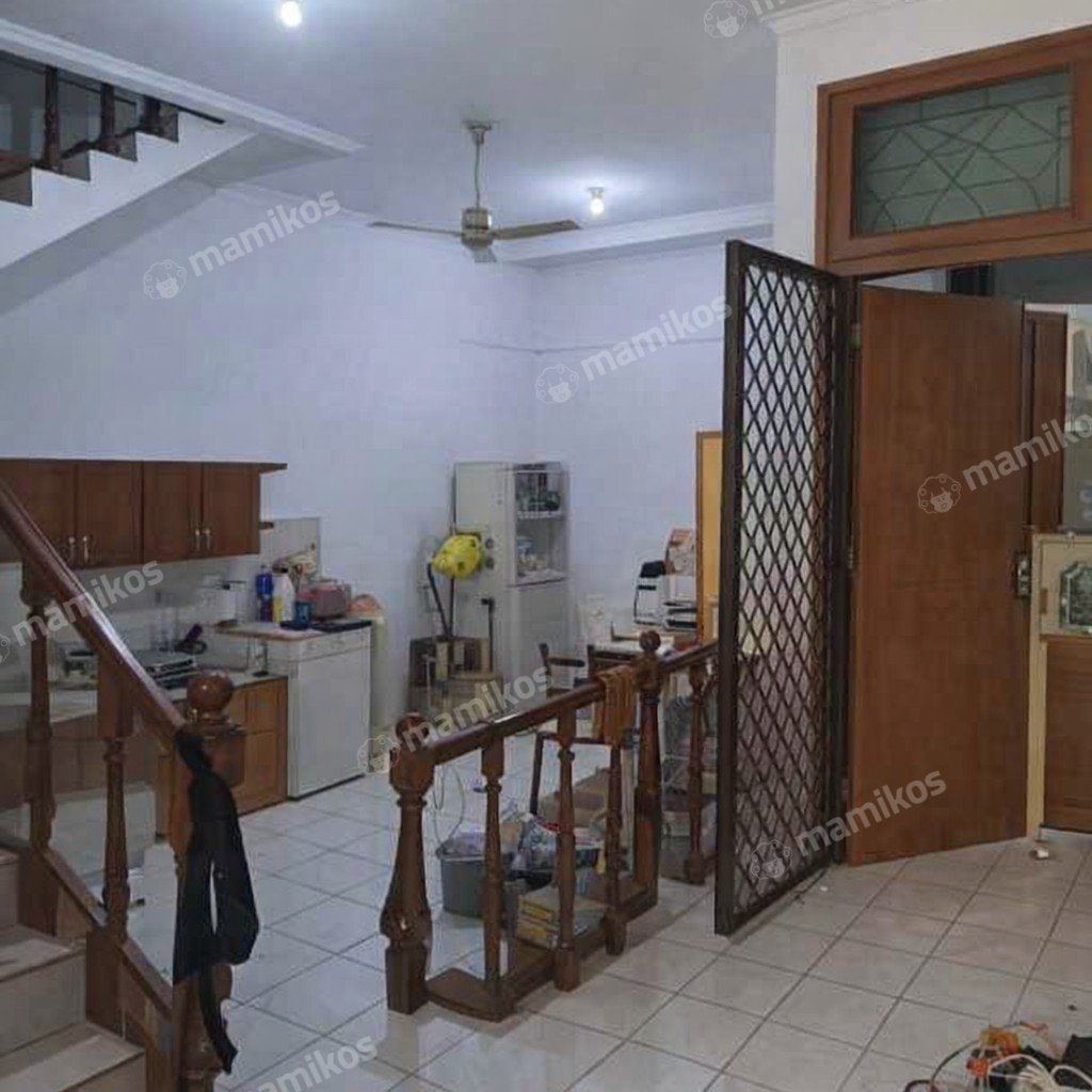 Rumah Sertifikat SHM 4 Kamar Tidur 4 Kamar Mandi Tanjung Duren Jakarta Barat - Photo 2