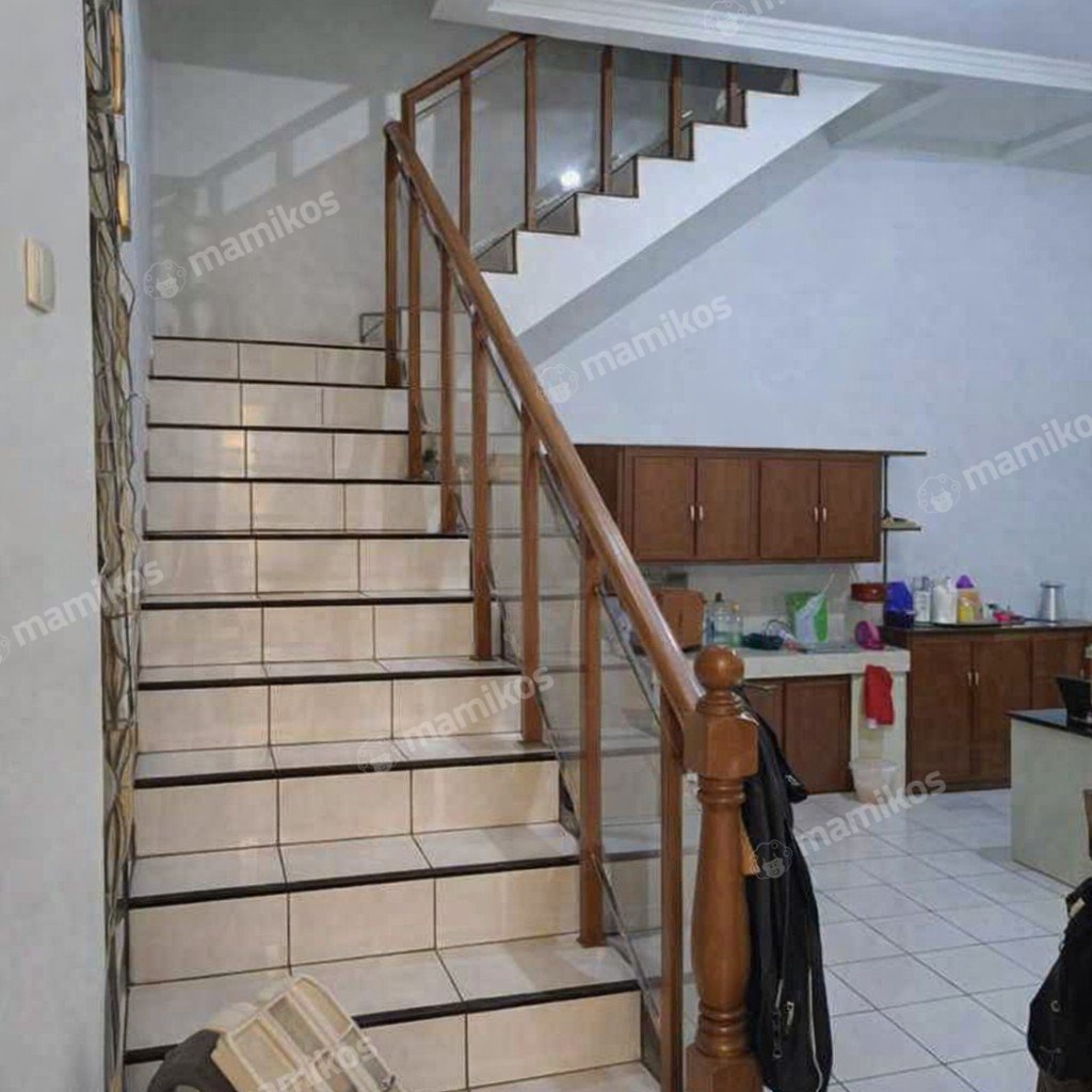Rumah Sertifikat SHM 4 Kamar Tidur 4 Kamar Mandi Tanjung Duren Jakarta Barat - Photo 4
