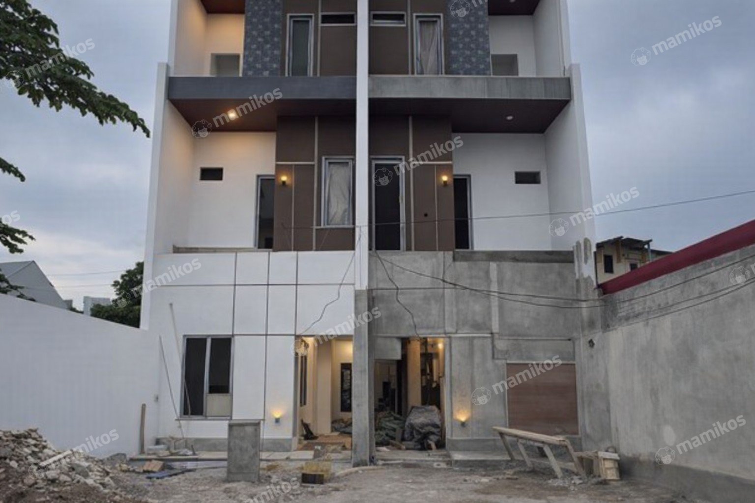 Rumah Sertifikat SHM 3 Kamar Tidur 3 Kamar Mandi Kav DKI Jakarta Barat