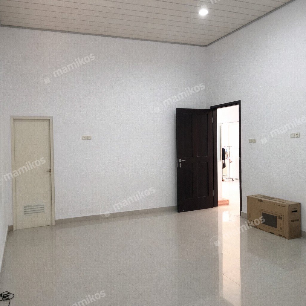 Rumah Sertifikat SHM 2 Kamar Tidur 2 Kamar Mandi Taman Surya Jakarta Barat - Photo 4