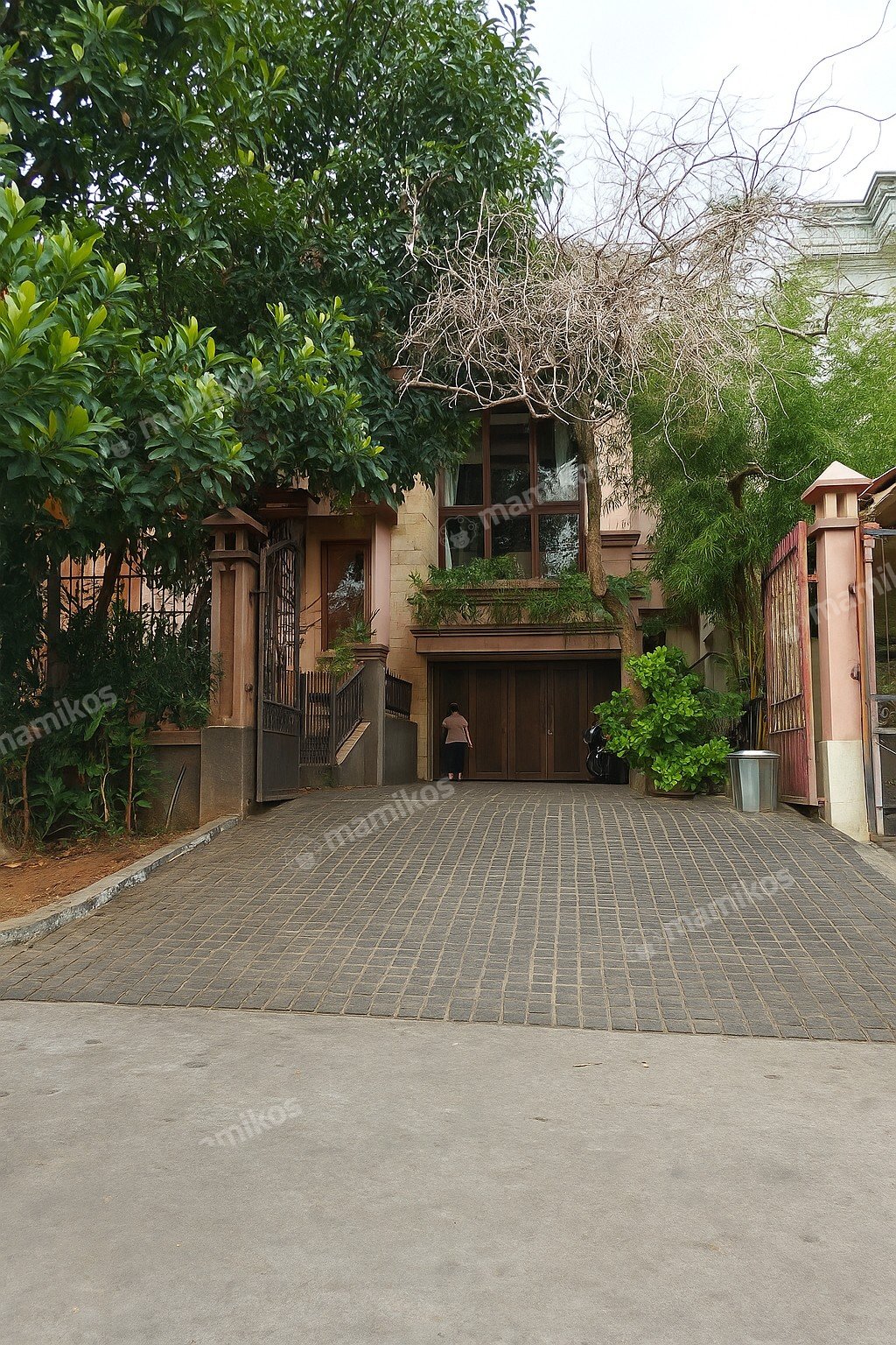 Rumah Sertifikat SHM 5 Kamar Tidur 5 Kamar Mandi Kebon Jeruk Jakarta Barat - Photo 3