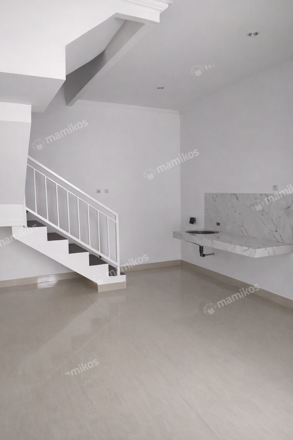 Rumah Sertifikat SHM 2 Kamar Tidur 3 Kamar Mandi Sunter Jakarta Utara - Photo 3