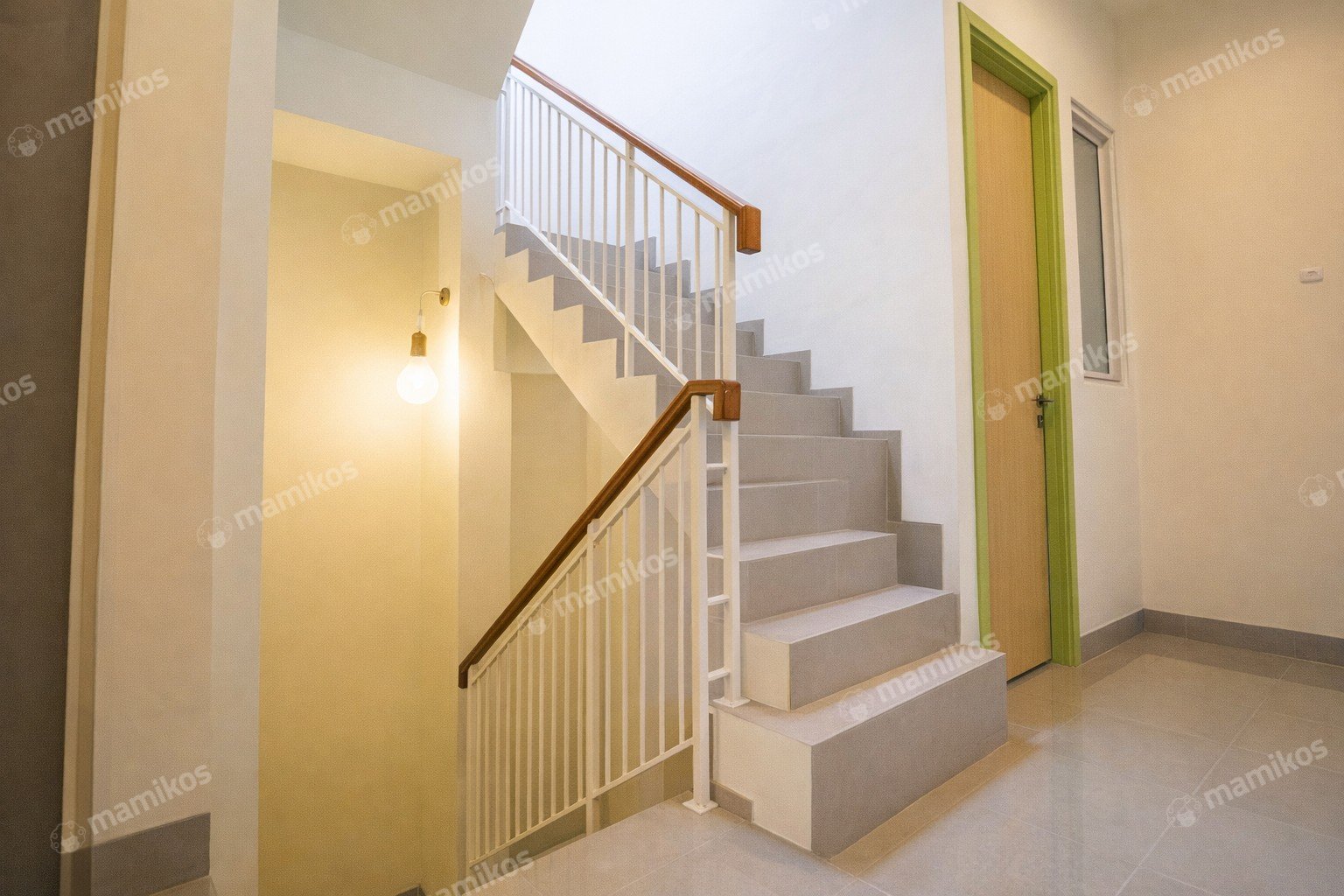 Rumah Sertifikat SHM 21 Kamar Tidur 14 Kamar Mandi Tanjung Duren Jakarta Barat - Photo 3