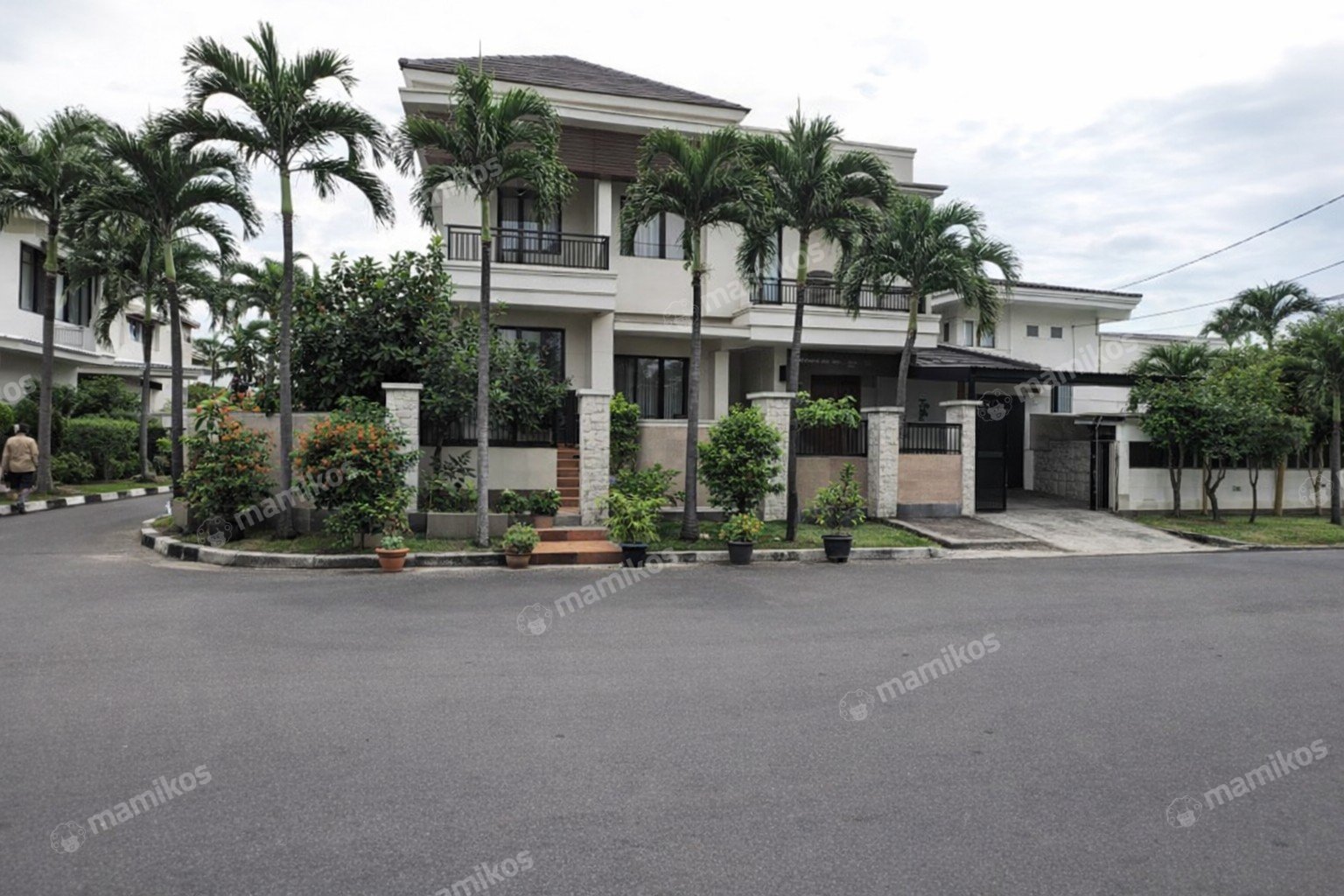 Rumah Sertifikat SHM 5 Kamar Tidur 5 Kamar Mandi Pulomas Jakarta Timur - Photo 3