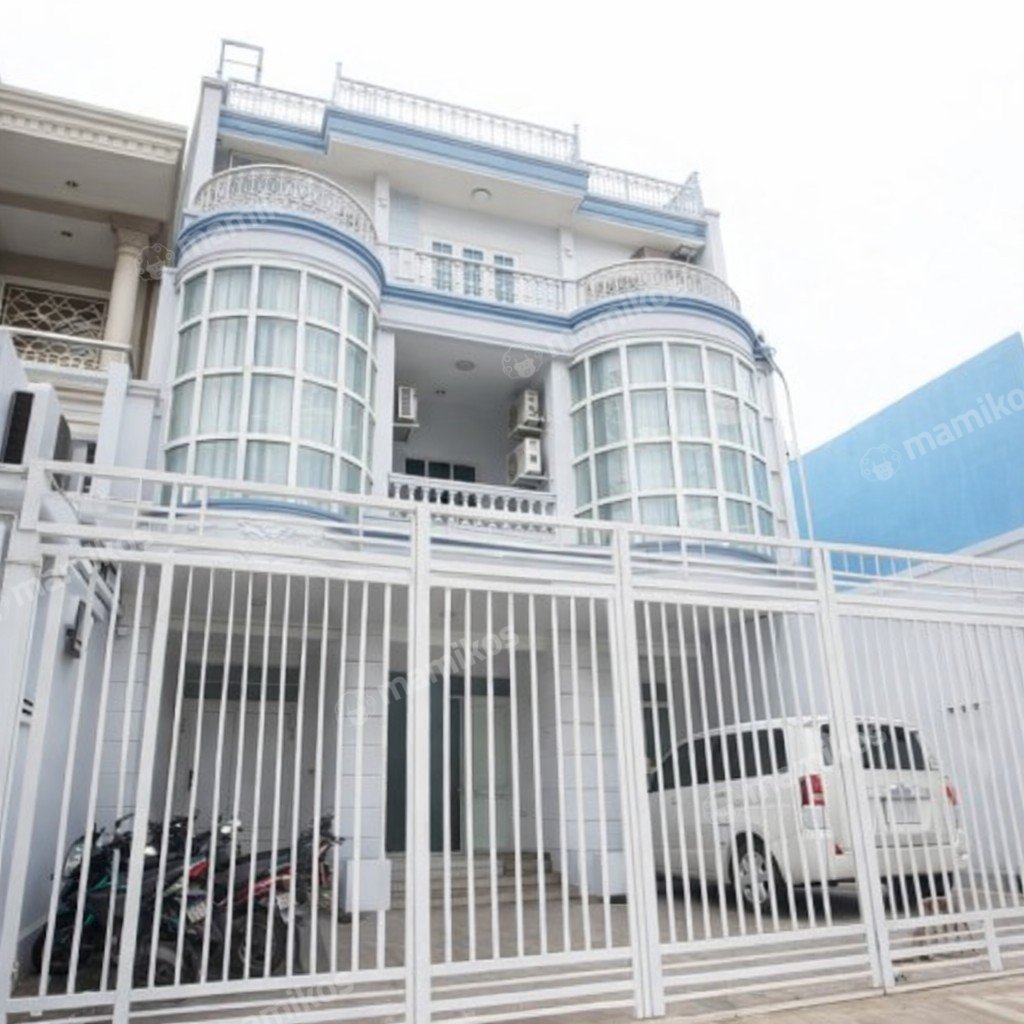 Rumah 9 Kamar Tidur 4 Kamar Mandi 4 Lantai Citra Garden Jakarta Barat - Photo 2