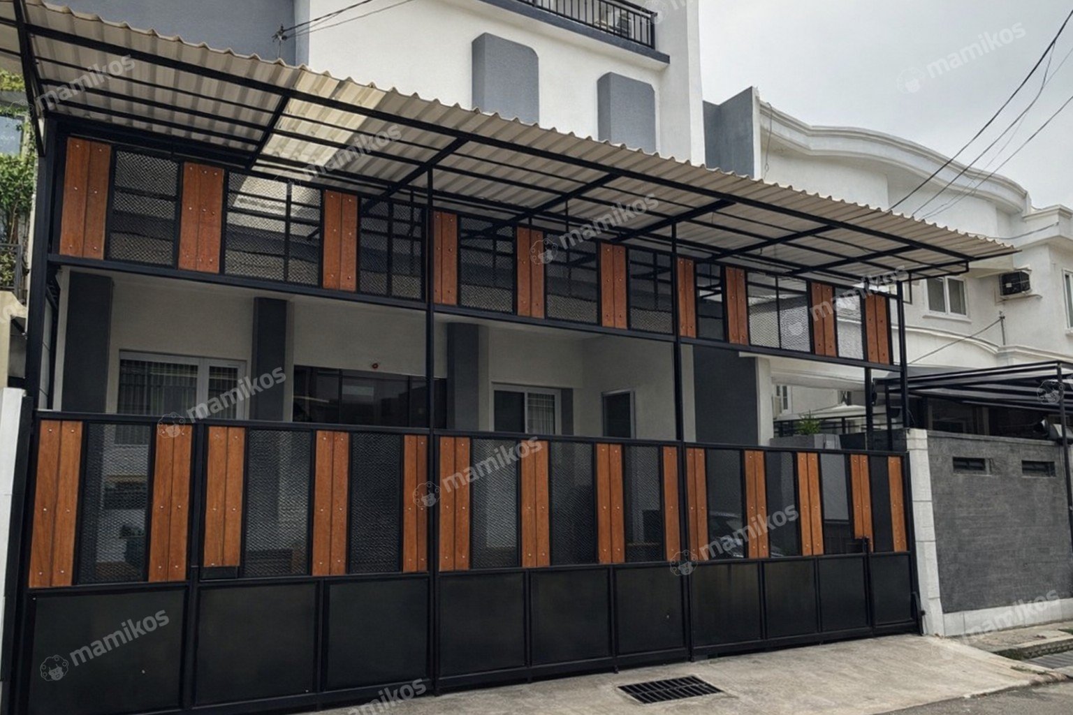 Rumah 4KT 4KM Sunrise Garden Jakarta Barat