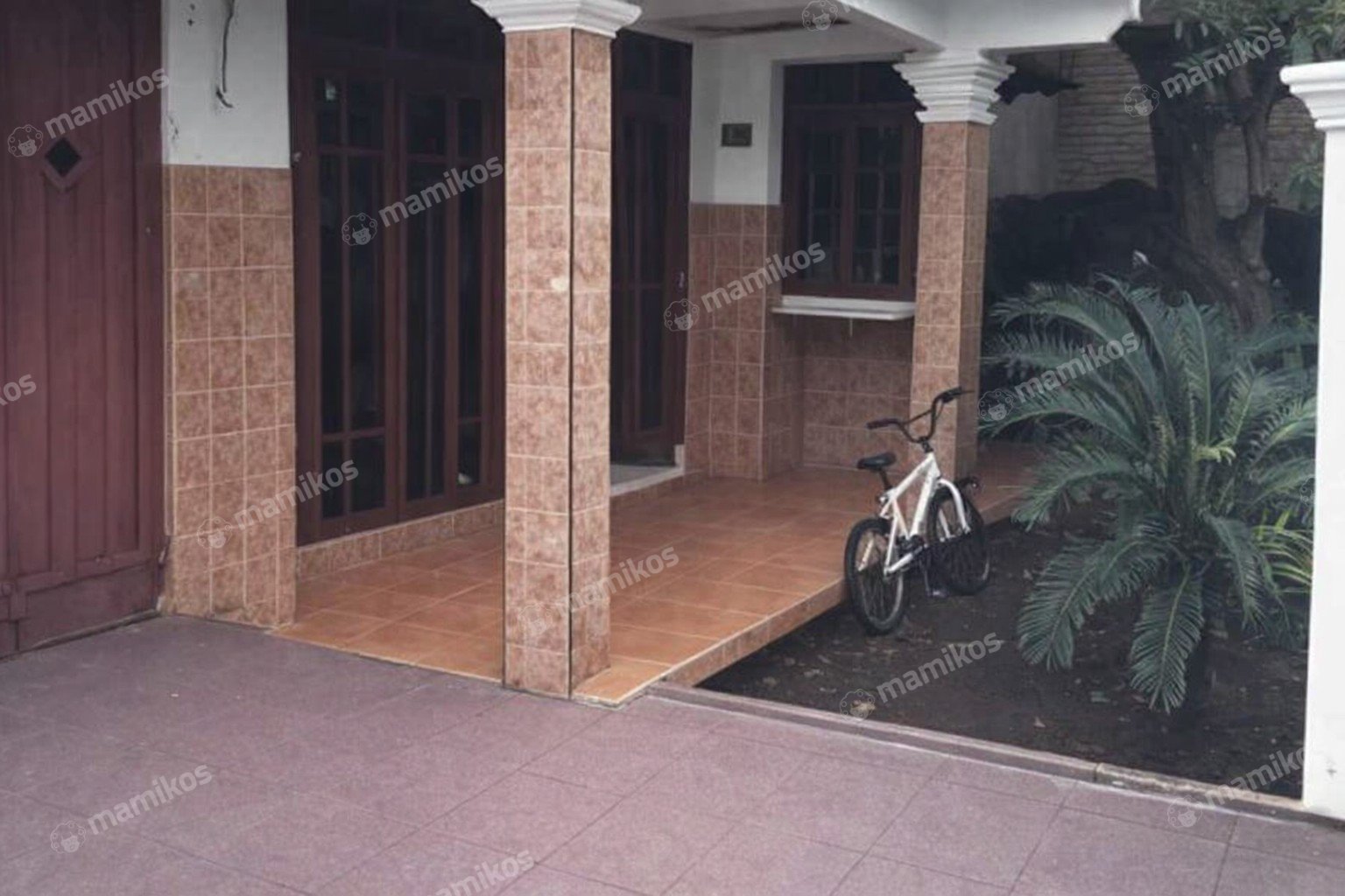 Rumah Sertifikat SHM 5 Kamar Tidur 3 Kamar Mandi Kramat Jati Jakarta Timur