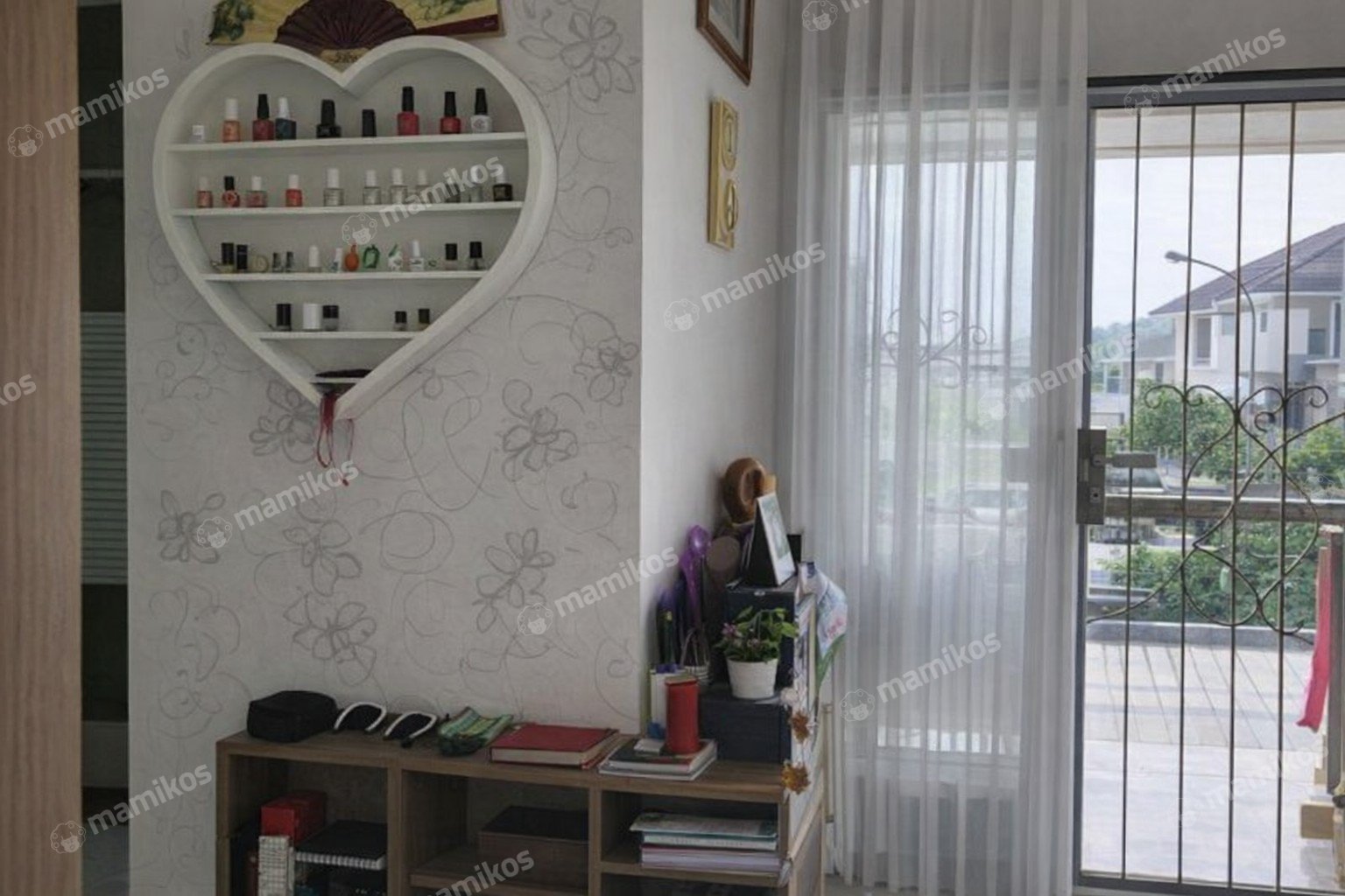 Rumah Sertifikat SHM 3 Kamar Tidur 3 Kamar Mandi Raffles Hills Jakarta Timur