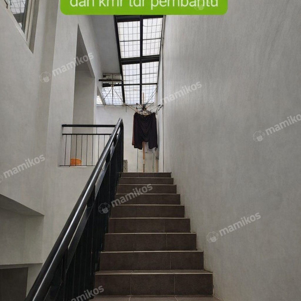 Rumah Sertifikat SHM 3 Kamar Tidur 3 Kamar Mandi Raffles Hills Jakarta Timur - Photo 2