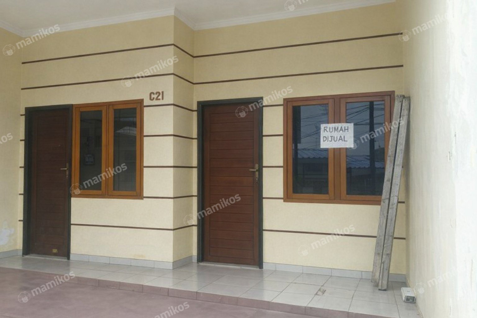 Rumah Sertifikat SHM 4 Kamar Tidur 4 Kamar Mandi Taman Ratu Jakarta Barat