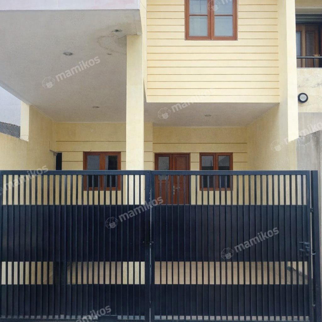 Rumah Sertifikat SHM 4 Kamar Tidur 4 Kamar Mandi Taman Ratu Jakarta Barat - Photo 2