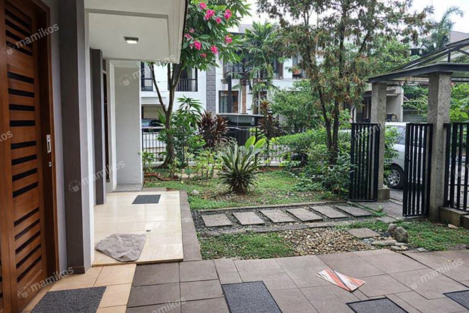 Rumah Sertifikat SHM 4 Kamar Tidur 4 Kamar Mandi Lebak Bulus Jakarta Selatan