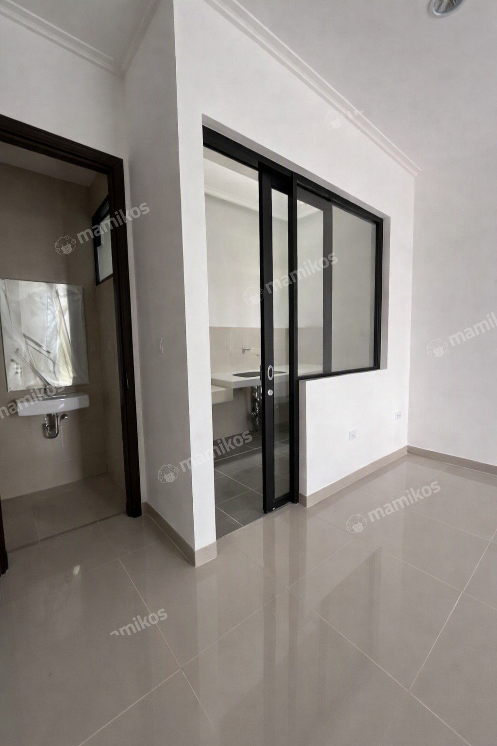 Rumah Sertifikat SHM 3 Kamar Tidur 3 Kamar Mandi Pantai Indah Kapuk Jakarta Utara - Photo 3