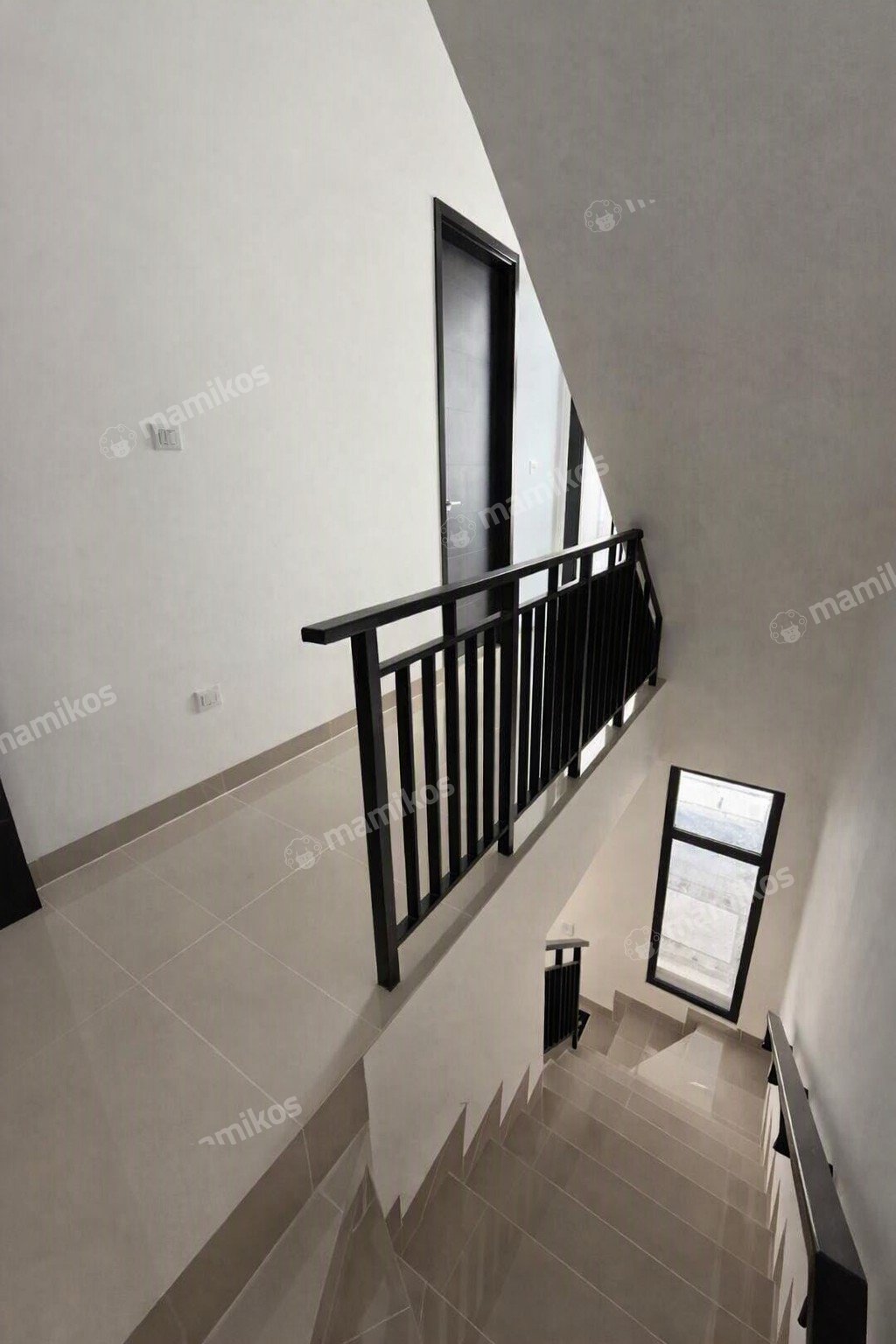 Rumah Sertifikat SHM 3 Kamar Tidur 3 Kamar Mandi Pantai Indah Kapuk Jakarta Utara - Photo 4