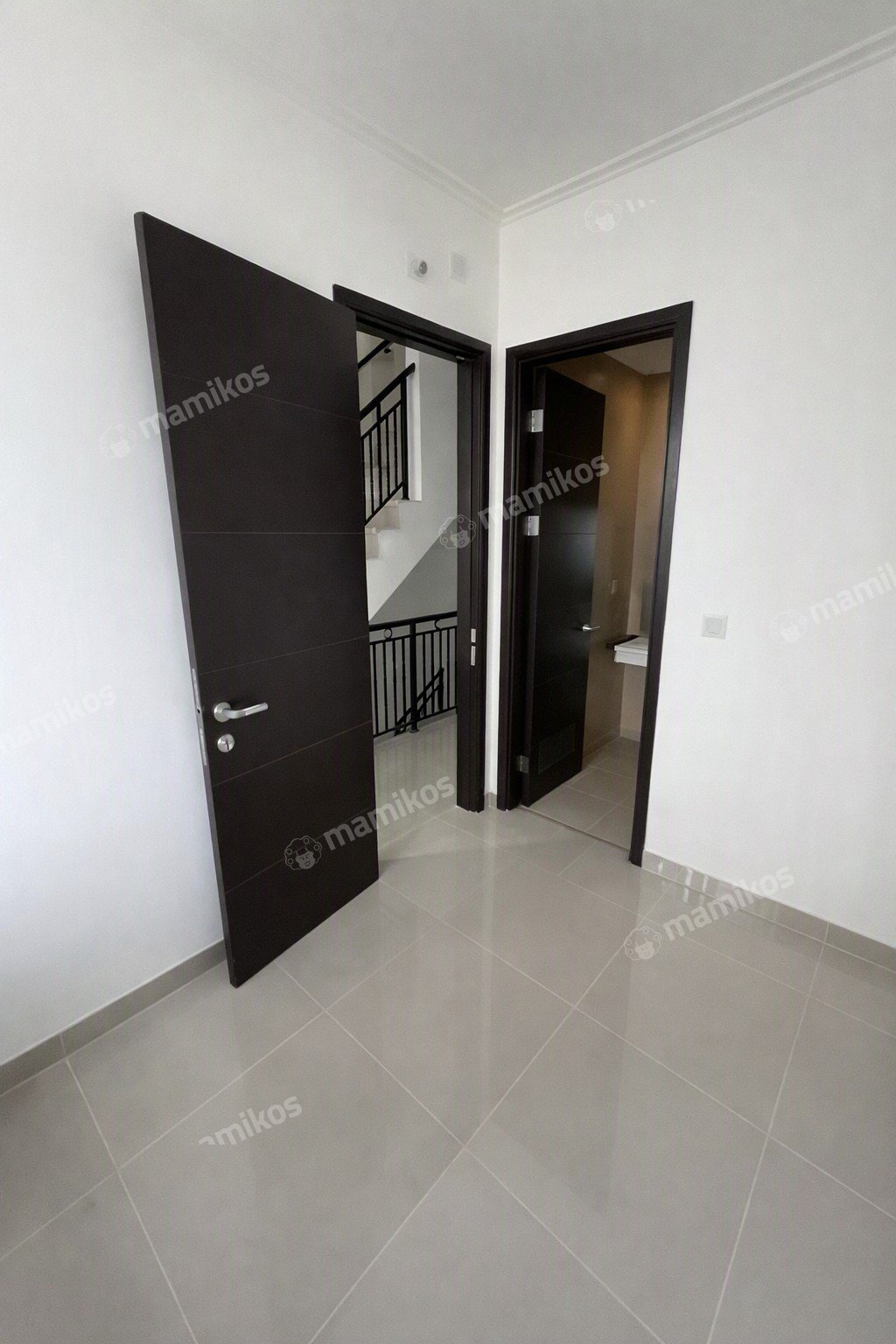 Rumah Sertifikat SHM 3 Kamar Tidur 3 Kamar Mandi Pantai Indah Kapuk Jakarta Utara - Photo 5
