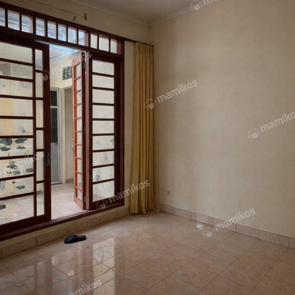Rumah Sertifikat SHM 3 Kamar Tidur 3 Kamar Mandi Permata Buana Jakarta Barat - Photo 2