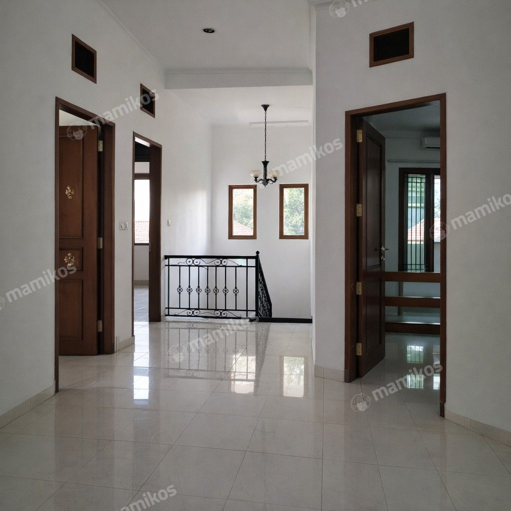 Rumah Sertifikat HGB 5 Kamar Tidur 4 Kamar Mandi Tebet Jakarta Selatan - Photo 2
