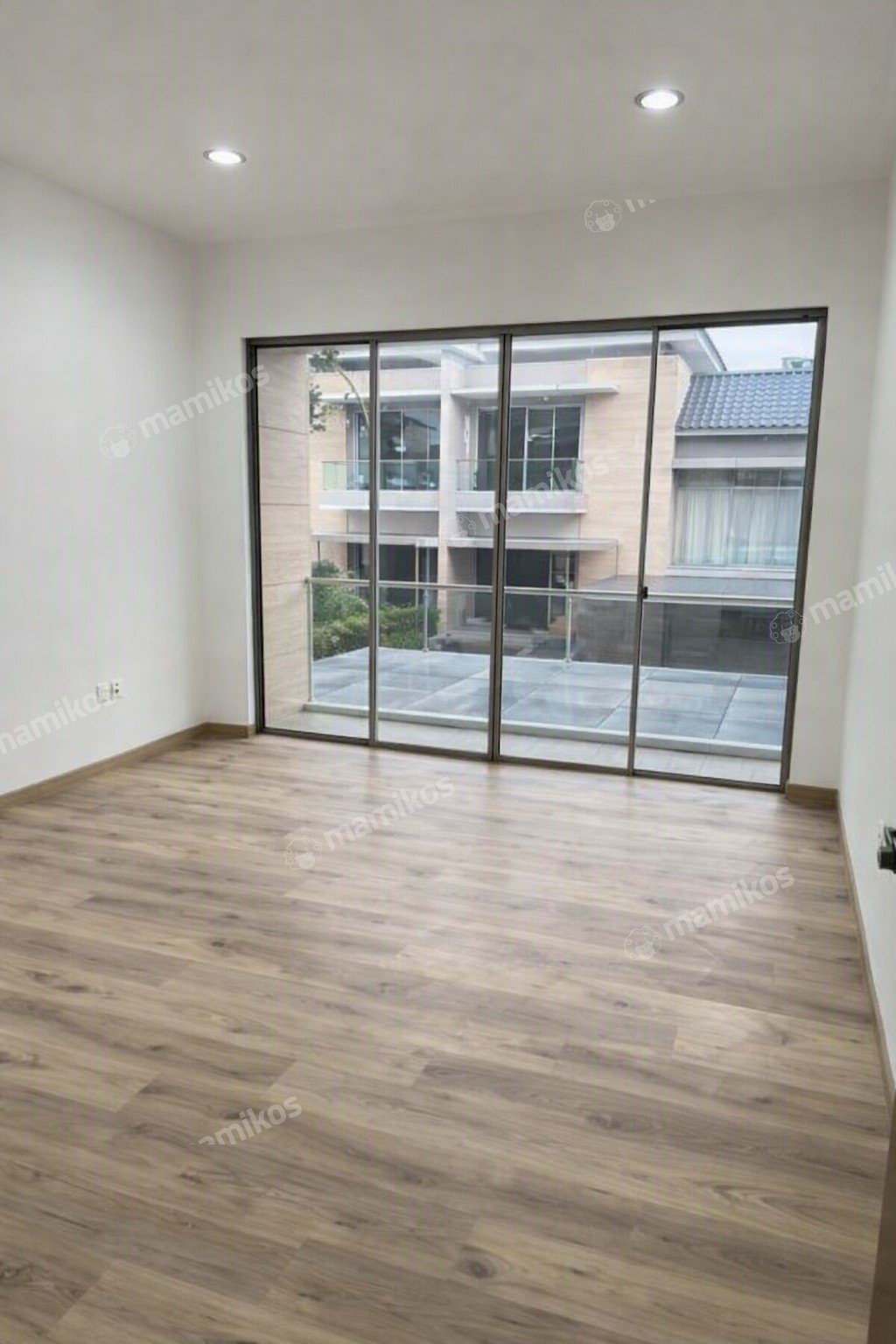Rumah Sertifikat SHM 4 Kamar Tidur 4 Kamar Mandi Pantai Indah Kapuk Jakarta Utara - Photo 2