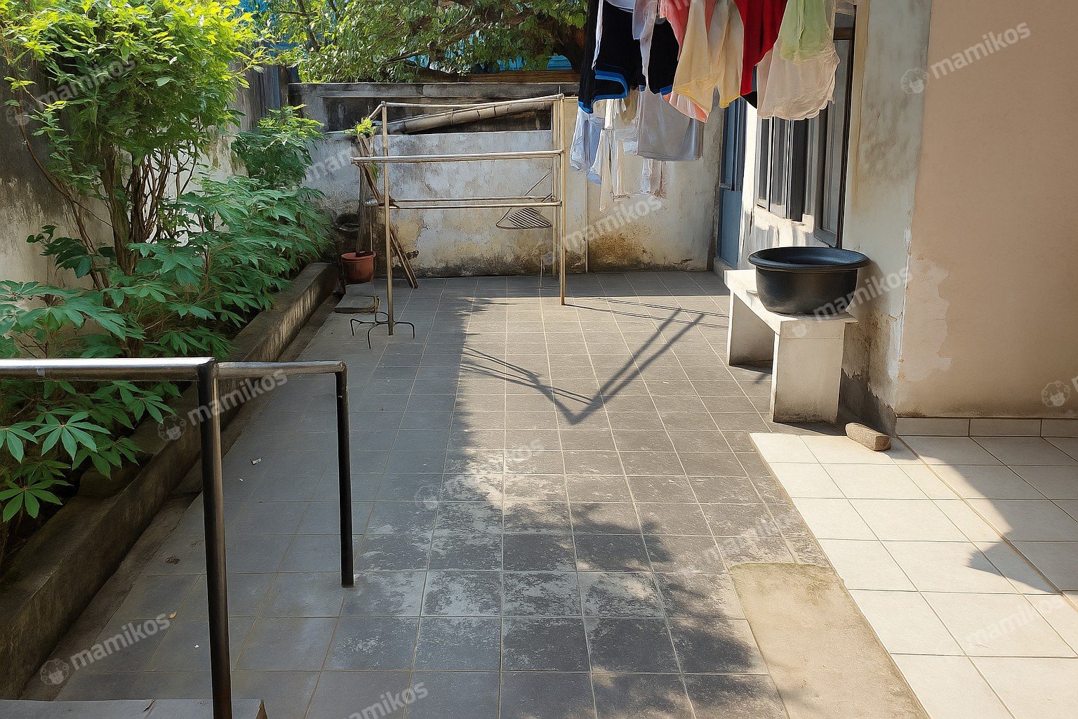 Rumah Sertifikat SHM 4 Kamar Tidur 2 Kamar Mandi Taman Kota Jakarta Barat