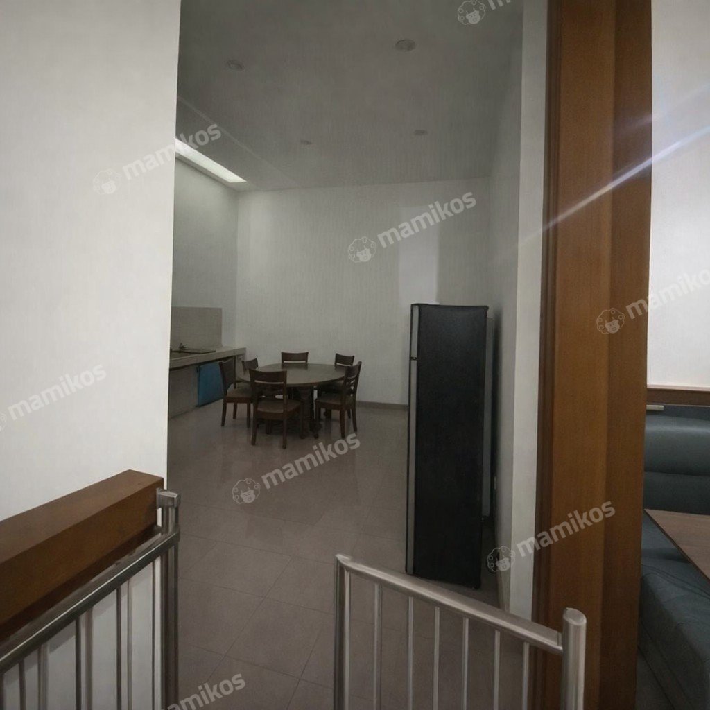Rumah Sertifikat SHM 4 Kamar Tidur 4 Kamar Mandi Angke Jakarta Barat - Photo 3