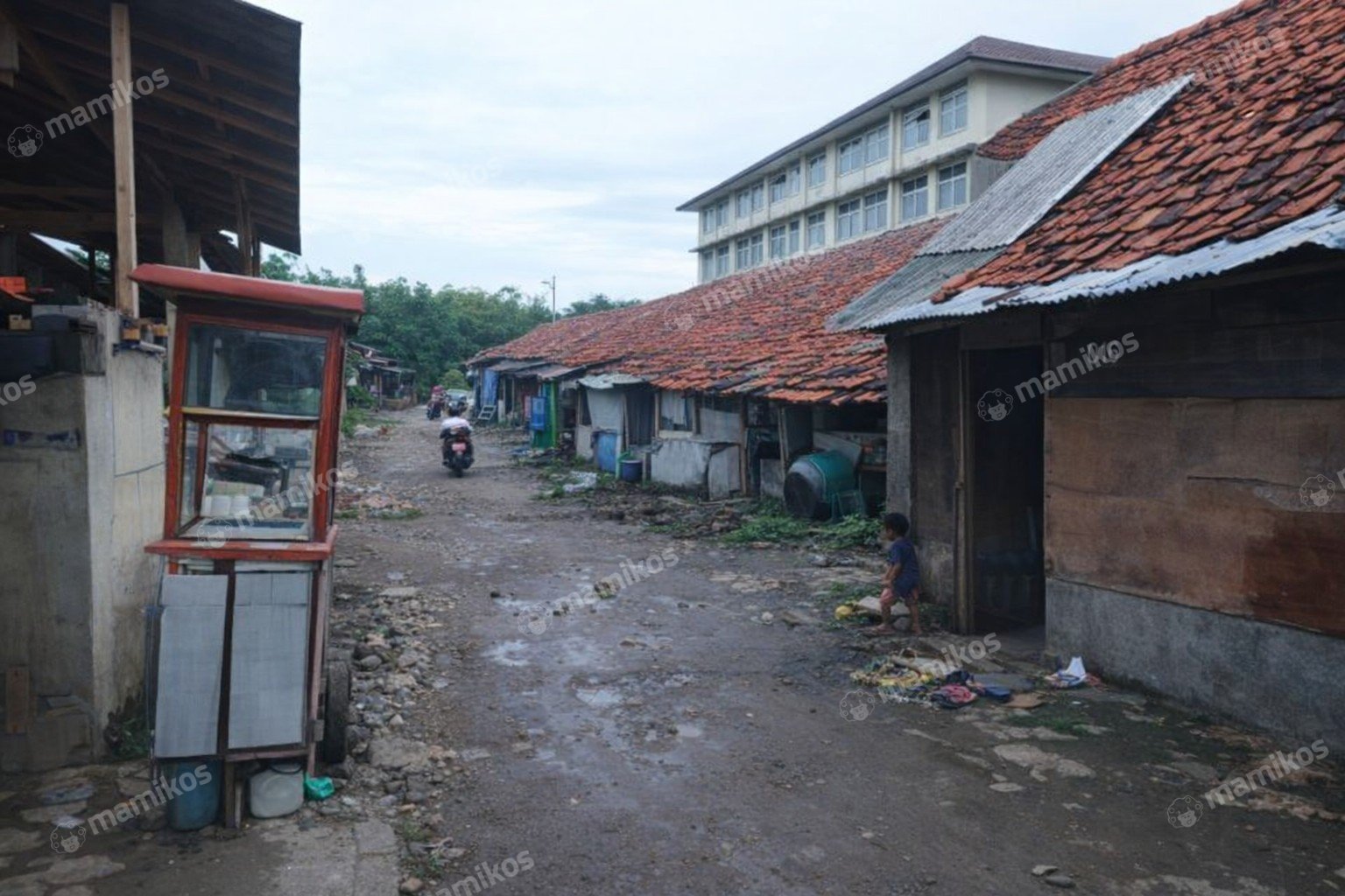 Rumah Sertifikat SHM 40 Kamar Tidur 40 Kamar Mandi Cengkareng Jakarta Barat - Photo 2