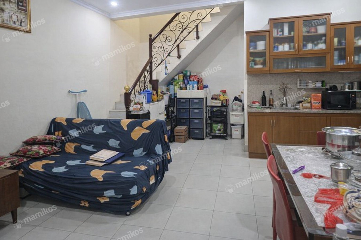 Rumah Sertifikat SHM 3 Kamar Tidur 3 Kamar Mandi Taman Cosmos Jakarta Barat