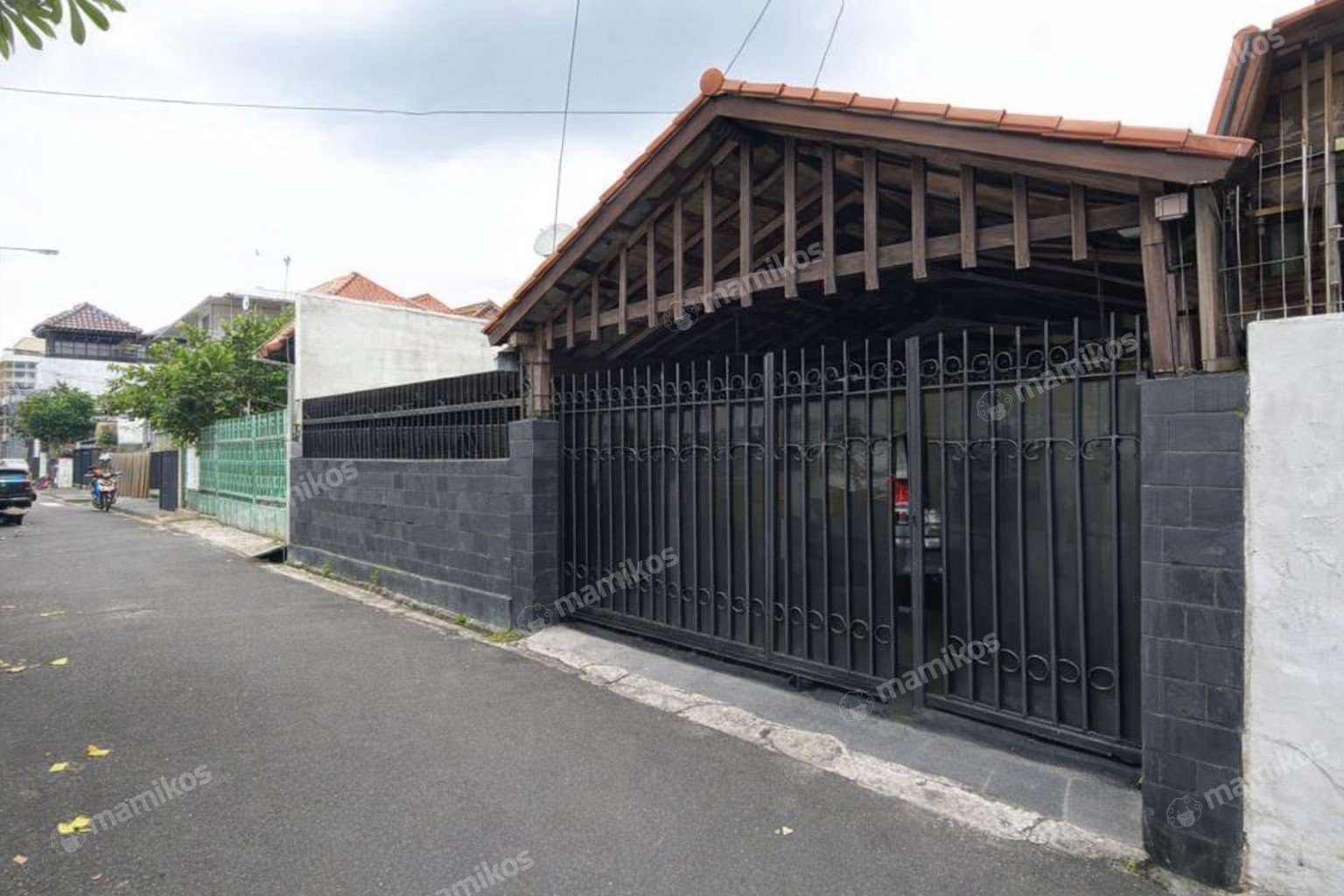 Rumah Sertifikat SHM 4 Kamar Tidur 2 Kamar Mandi Gandaria Jakarta Selatan