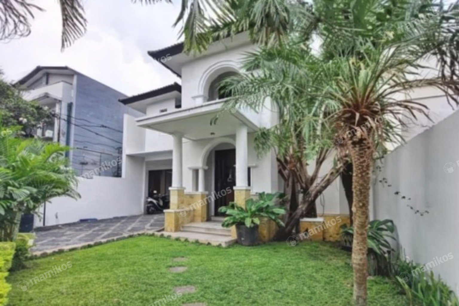 Rumah Sertifikat SHM 6 Kamar Tidur 5 Kamar Mandi Kemang Jakarta Selatan