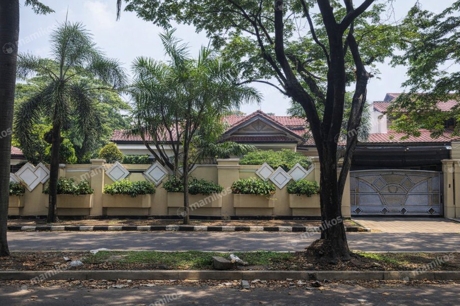Rumah Sertifikat SHM 2 Kamar Tidur 2 Kamar Mandi Joglo Jakarta Barat