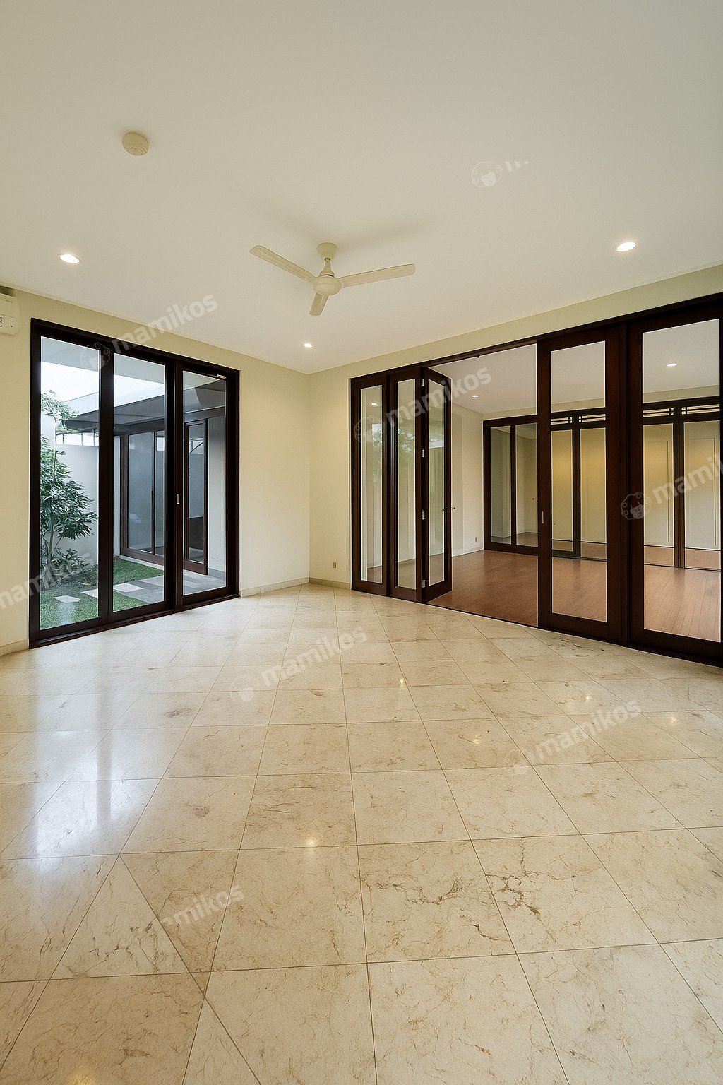 Rumah Sertifikat SHM 5 Kamar Tidur 4 Kamar Mandi Kemang Jakarta Selatan - Photo 5