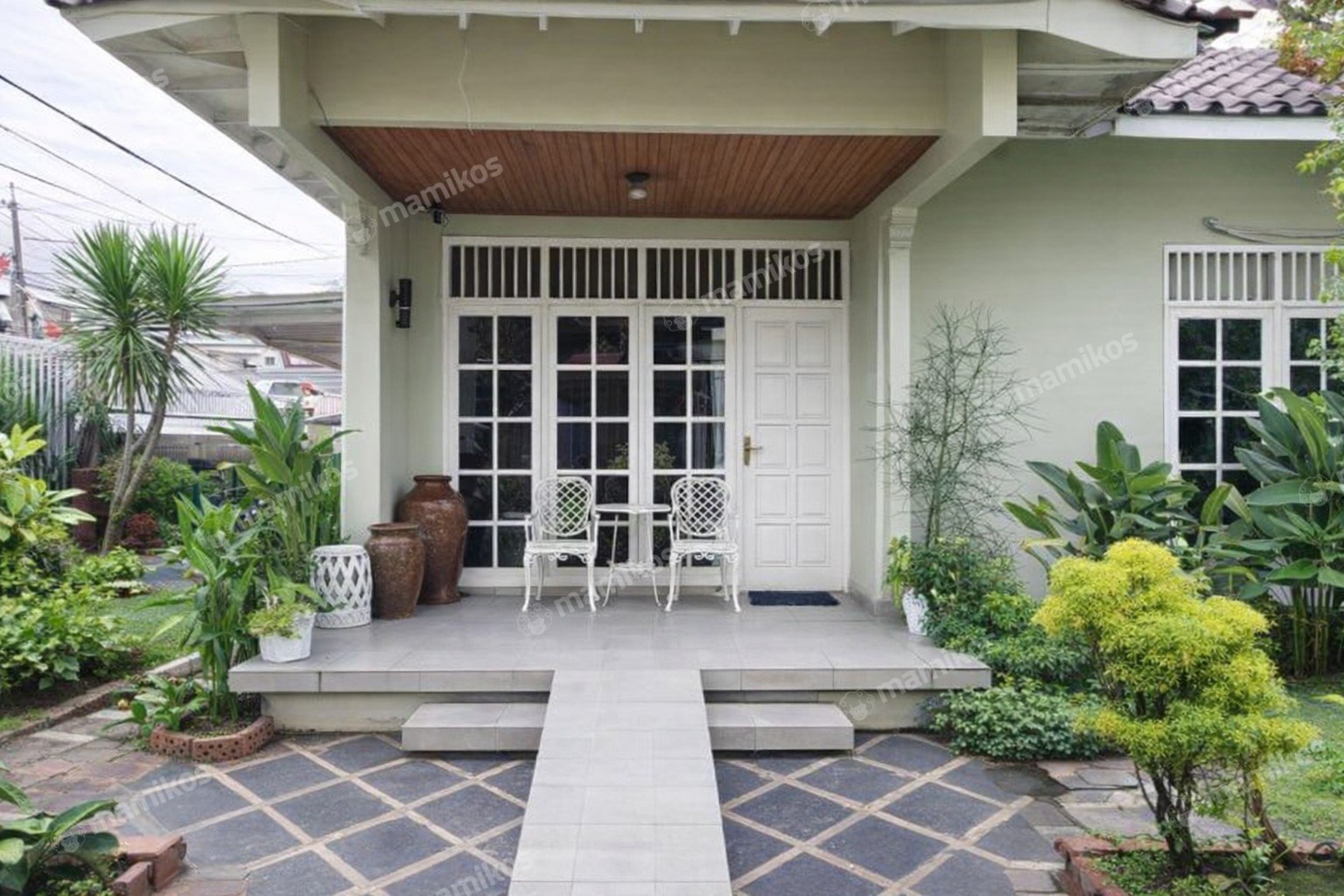 Rumah Sertifikat SHM 4 Kamar Tidur 3 Kamar Mandi Kebon Jeruk Jakarta Barat