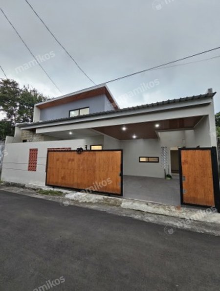 Rumah Sertifikat SHM 3 Kamar Tidur 3 Kamar Mandi Maguwoharjo Yogyakarta - Photo 3