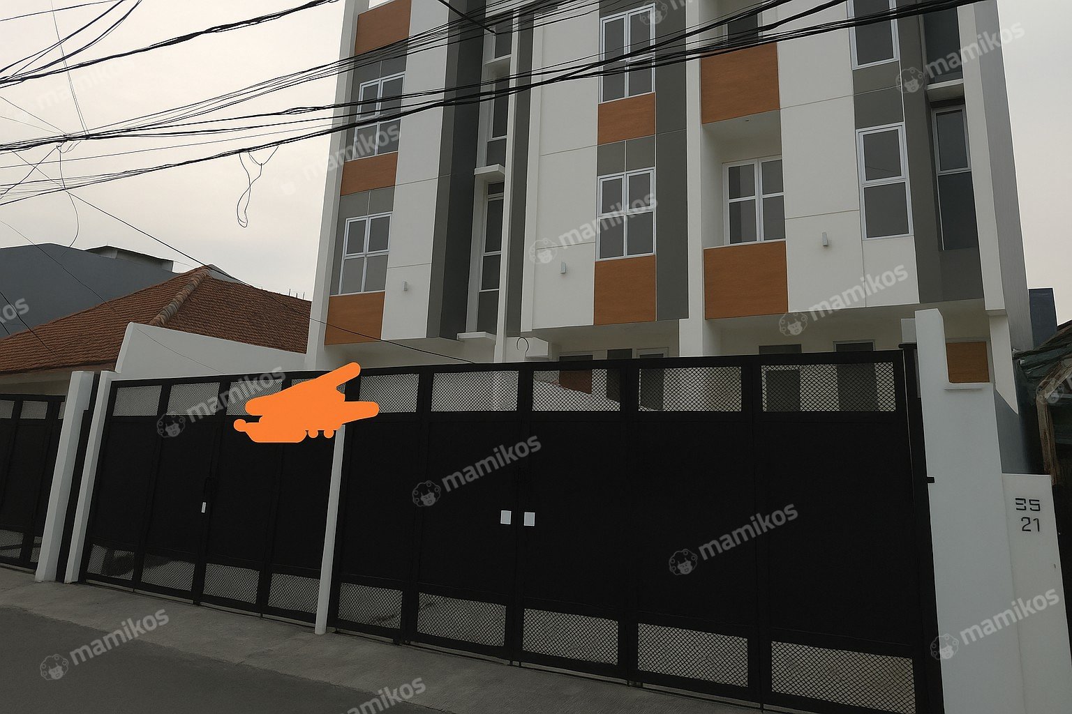 Rumah Sertifikat SHM 3 Kamar Tidur 5 Kamar Mandi Green Ville Jakarta Barat