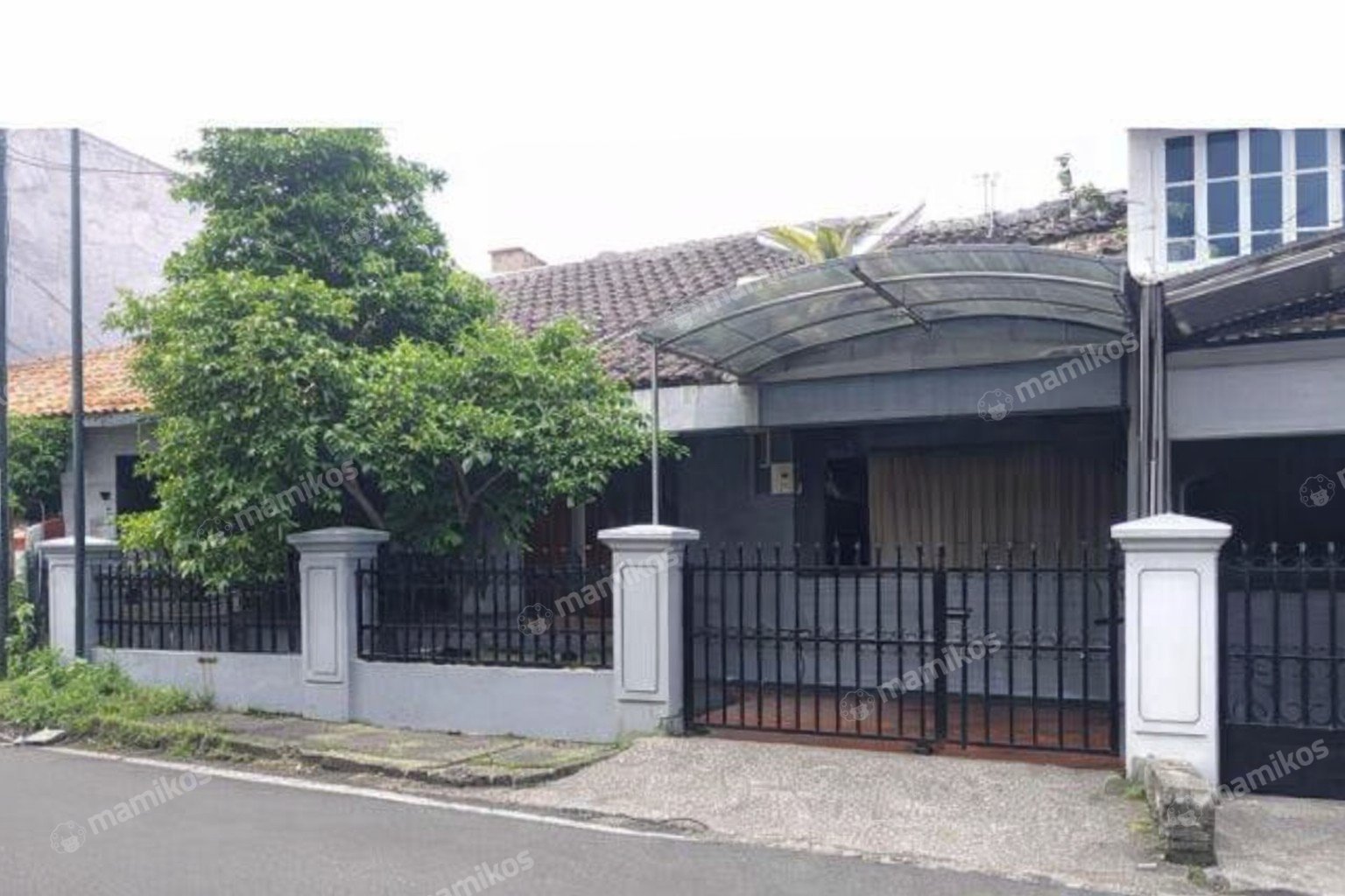 Rumah 4 Kamar Tidur 2 Kamar Mandi 2 Lantai Pondok Kelapa Jakarta Timur