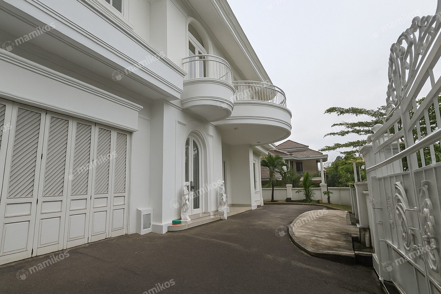 Rumah Sertifikat SHM 4 Kamar Tidur 4 Kamar Mandi Intercon Jakarta Barat - Photo 5