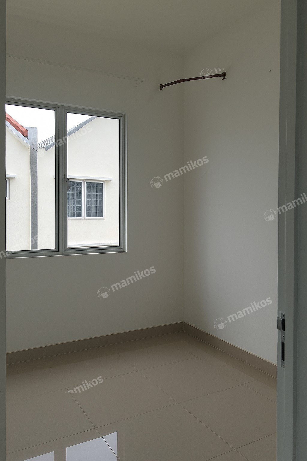 Rumah Sertifikat SHM 4 Kamar Tidur 3 Kamar Mandi Jakarta Garden City Jakarta Timur - Photo 2