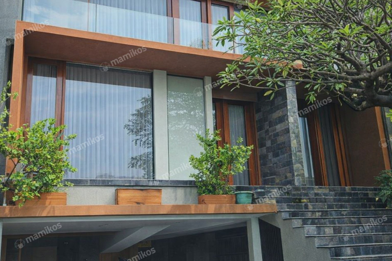 Rumah Sertifikat SHM 4 Kamar Tidur 4 Kamar Mandi Kembangan Jakarta Barat