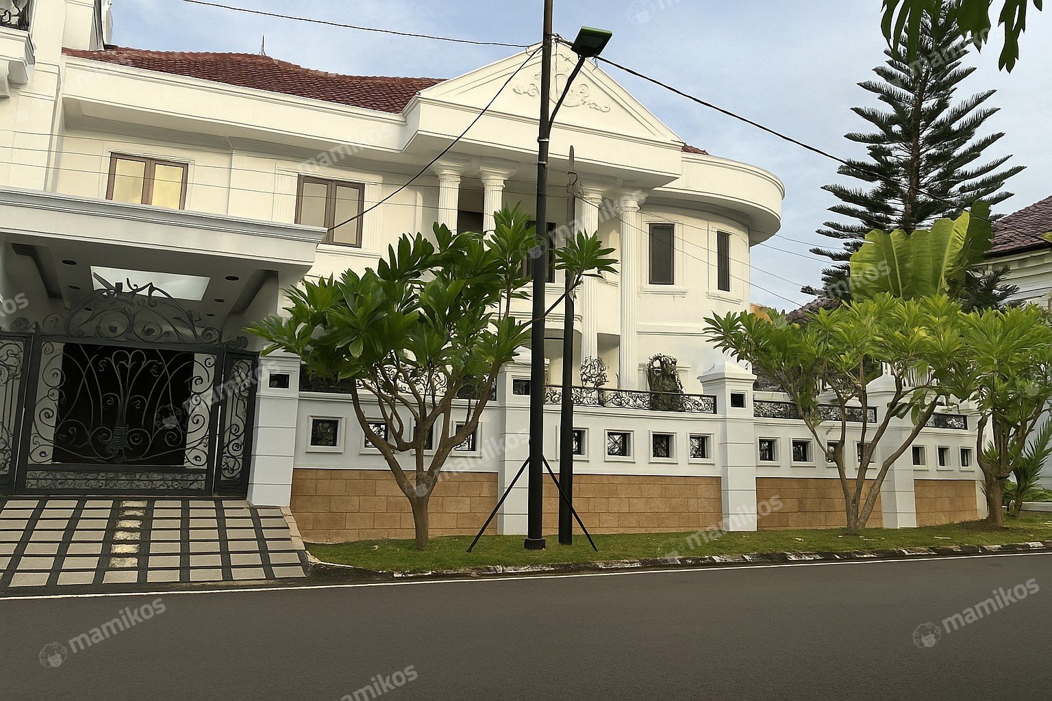 Rumah Sertifikat SHM 5 Kamar Tidur 4 Kamar Mandi Kayu Putih Jakarta Timur