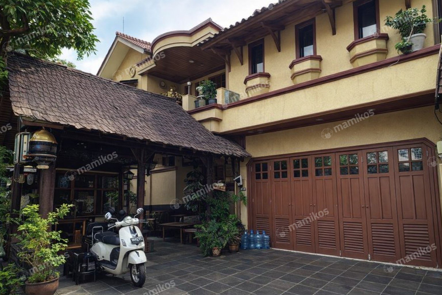 Rumah Sertifikat SHM 5 Kamar Tidur 4 Kamar Mandi Kemang Jakarta Selatan
