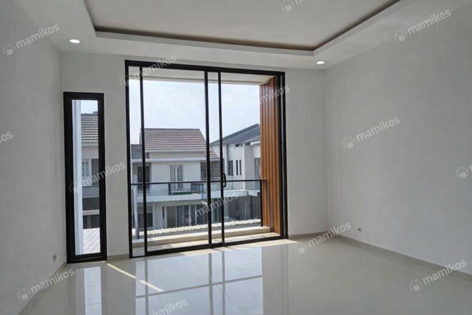Rumah Sertifikat SHM 4 Kamar Tidur 3 Kamar Mandi Green Lake City Jakarta Barat