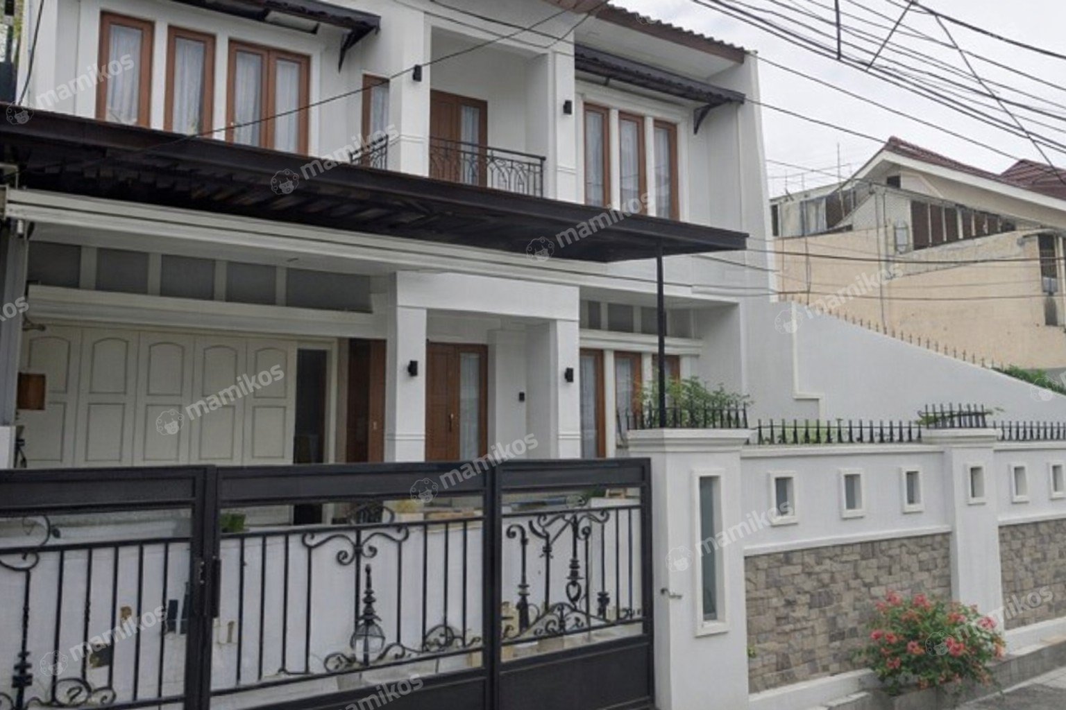 Rumah Sertifikat SHM 5 Kamar Tidur 6 Kamar Mandi Duren Sawit Jakarta Timur