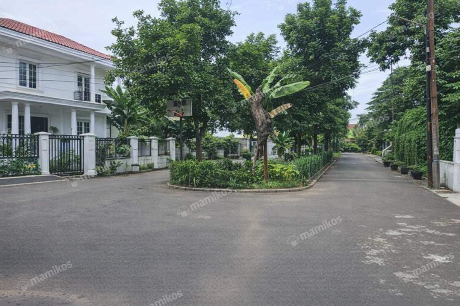 Rumah Sertifikat SHM 3 Kamar Tidur 2 Kamar Mandi Kebayoran Baru Jakarta Selatan