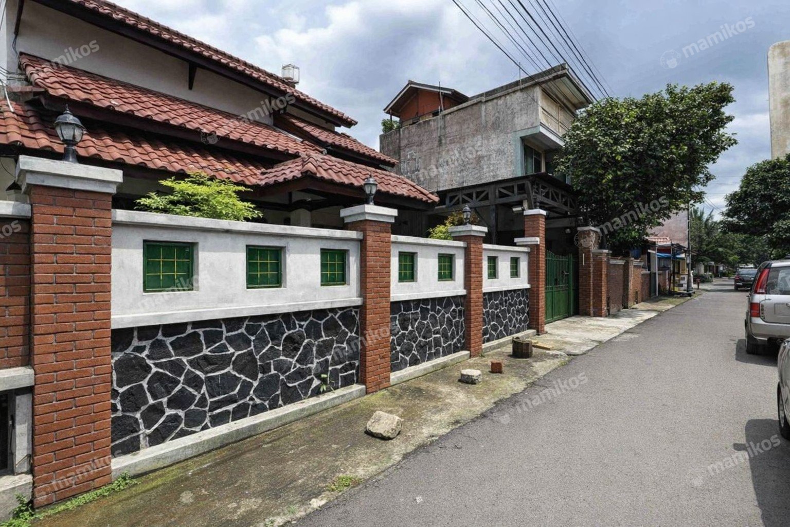 Rumah Sertifikat SHM 6 Kamar Tidur 4 Kamar Mandi Cawang Jakarta Timur
