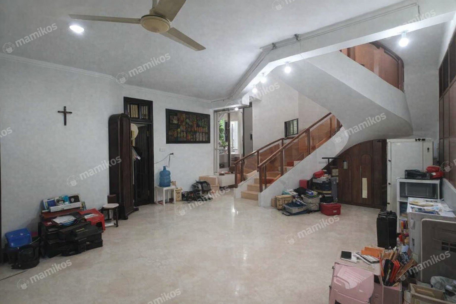 Rumah Sertifikat SHM 6 Kamar Tidur 3 Kamar Mandi Kebon Jeruk Jakarta Barat