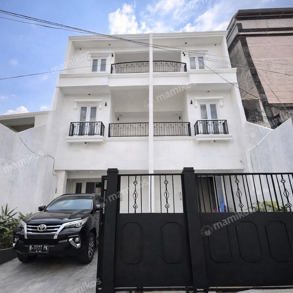 Rumah Sertifikat SHM 7 Kamar Tidur 7 Kamar Mandi Kebayoran Baru Jakarta Selatan - Photo 2