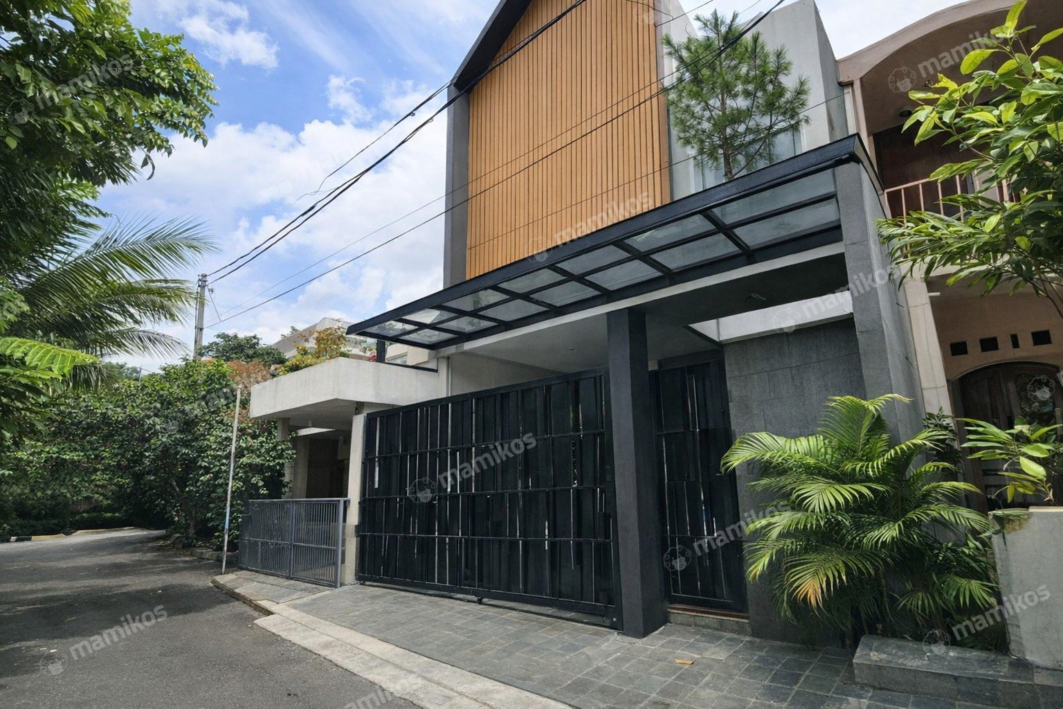 Rumah Sertifikat SHM 3 Kamar Tidur 3 Kamar Mandi Lebak Bulus Jakarta Selatan