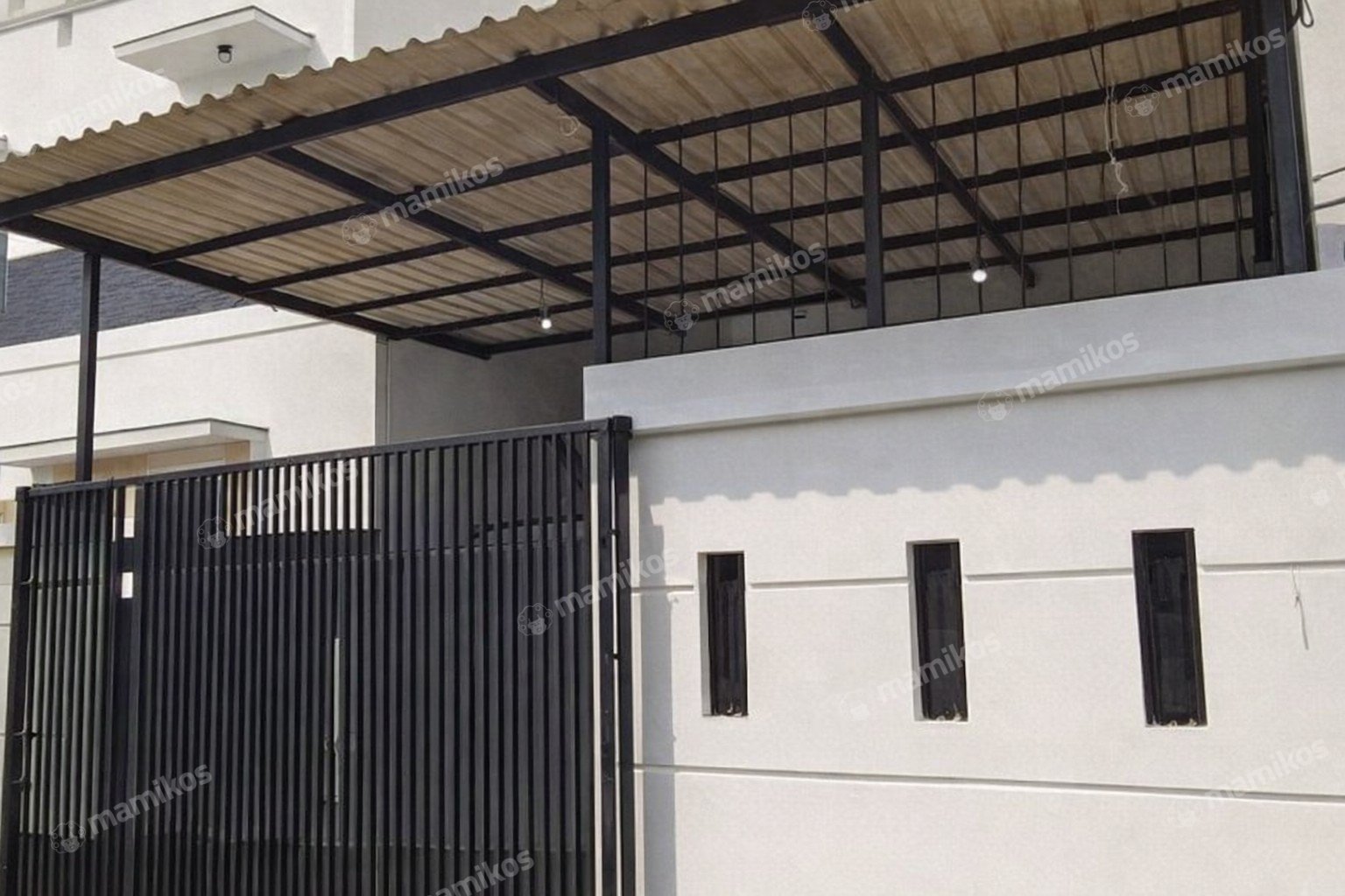 Rumah Sertifikat SHM 4 Kamar Tidur 4 Kamar Mandi Green Ville Jakarta Barat
