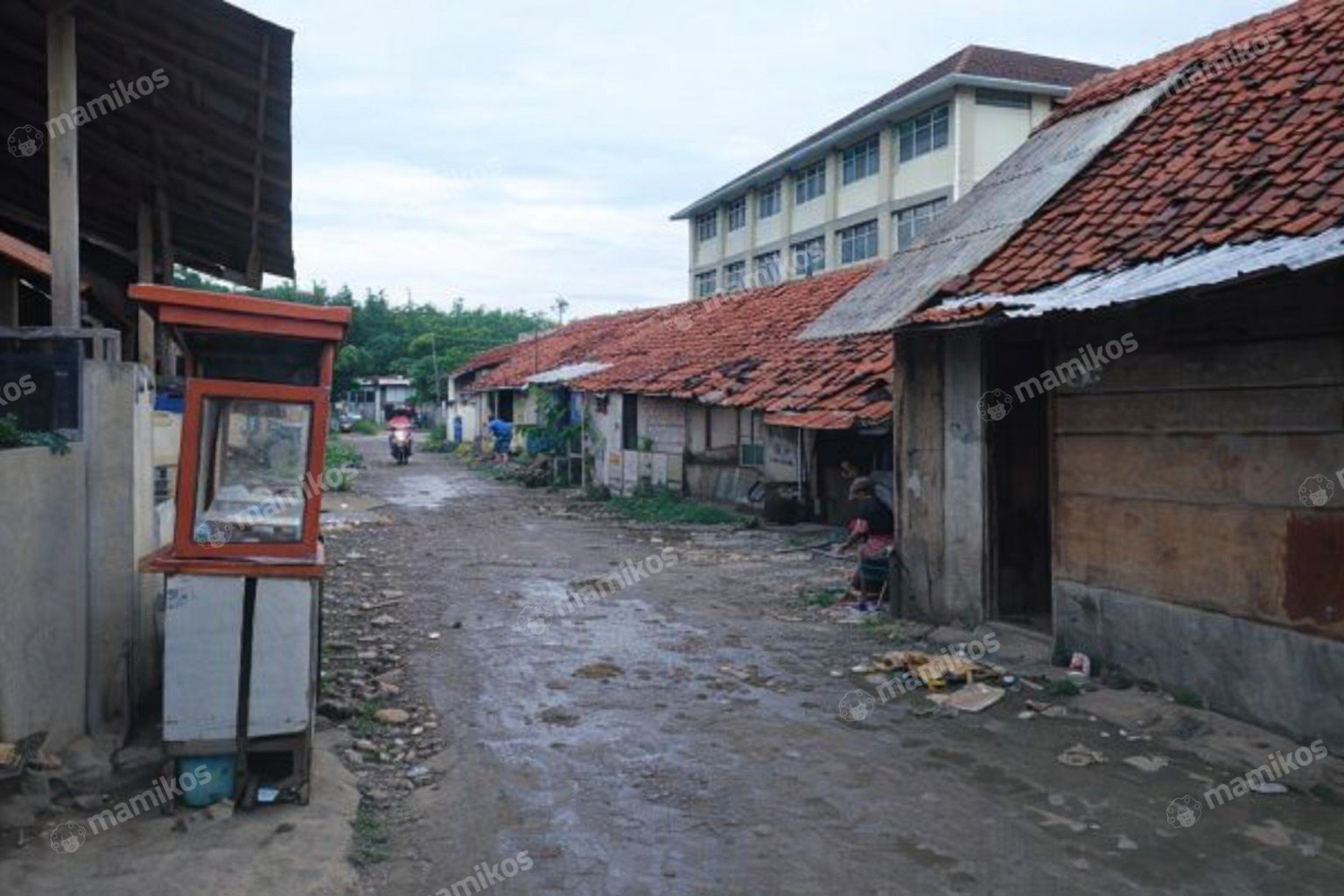 Rumah Sertifikat SHM 5 Kamar Tidur 5 Kamar Mandi Cengkareng Jakarta Barat - Photo 3