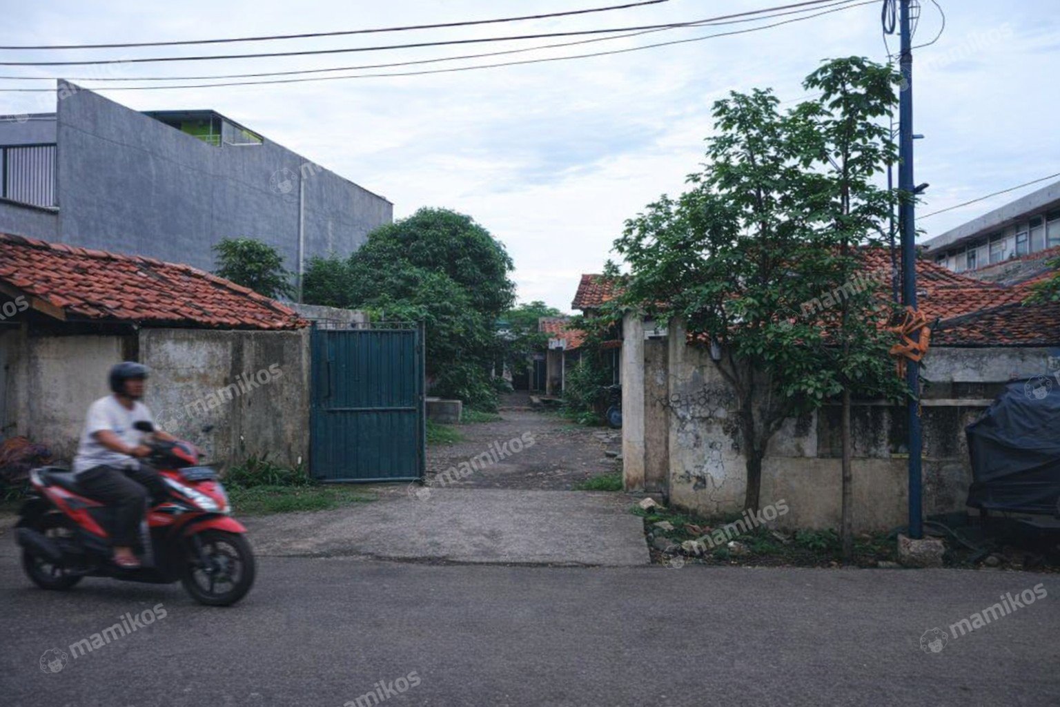 Rumah Sertifikat SHM 5 Kamar Tidur 5 Kamar Mandi Cengkareng Jakarta Barat - Photo 4